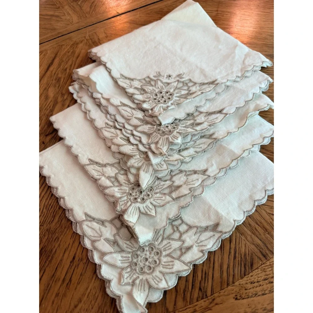 Vtg Linen Napkins Set of 5 Floral Embroidery Scalloped Edge 16